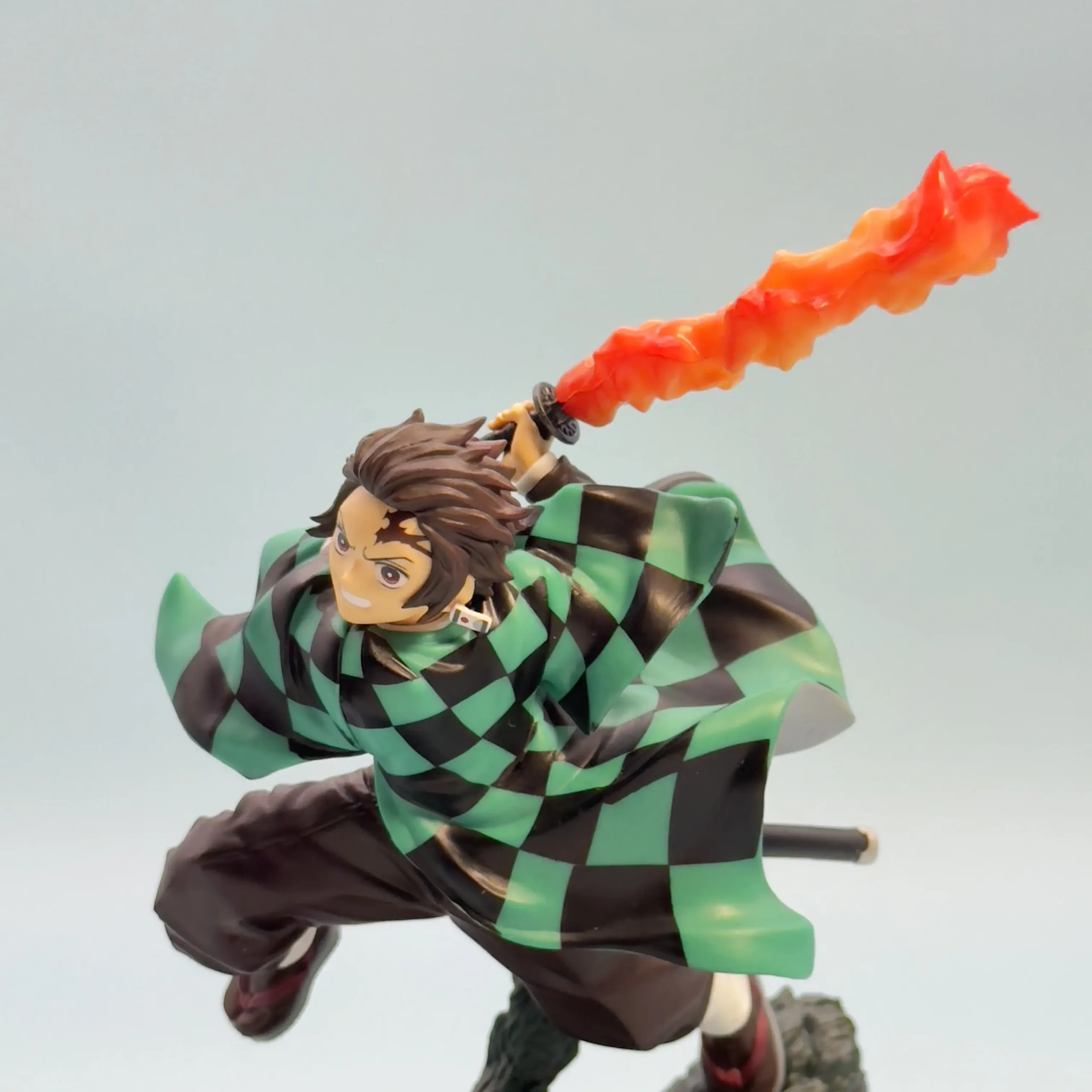 Купити фігурку Камадо Танджіро з полум'яним мечем (Banpresto